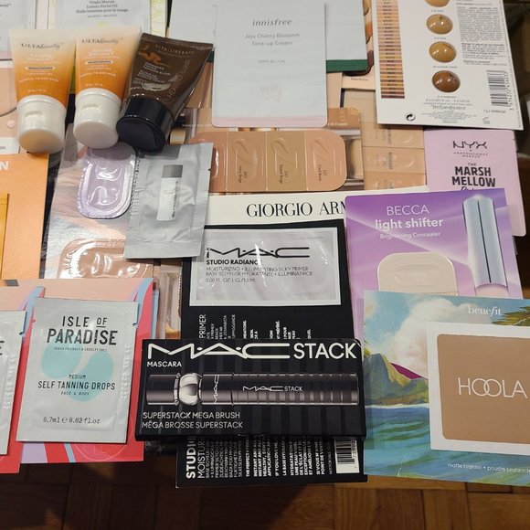 50pcs Luxury Skincare Makeup Bundle: Ulta, Laneige, Shisheido, Kopari & More - Picture 4 of 5